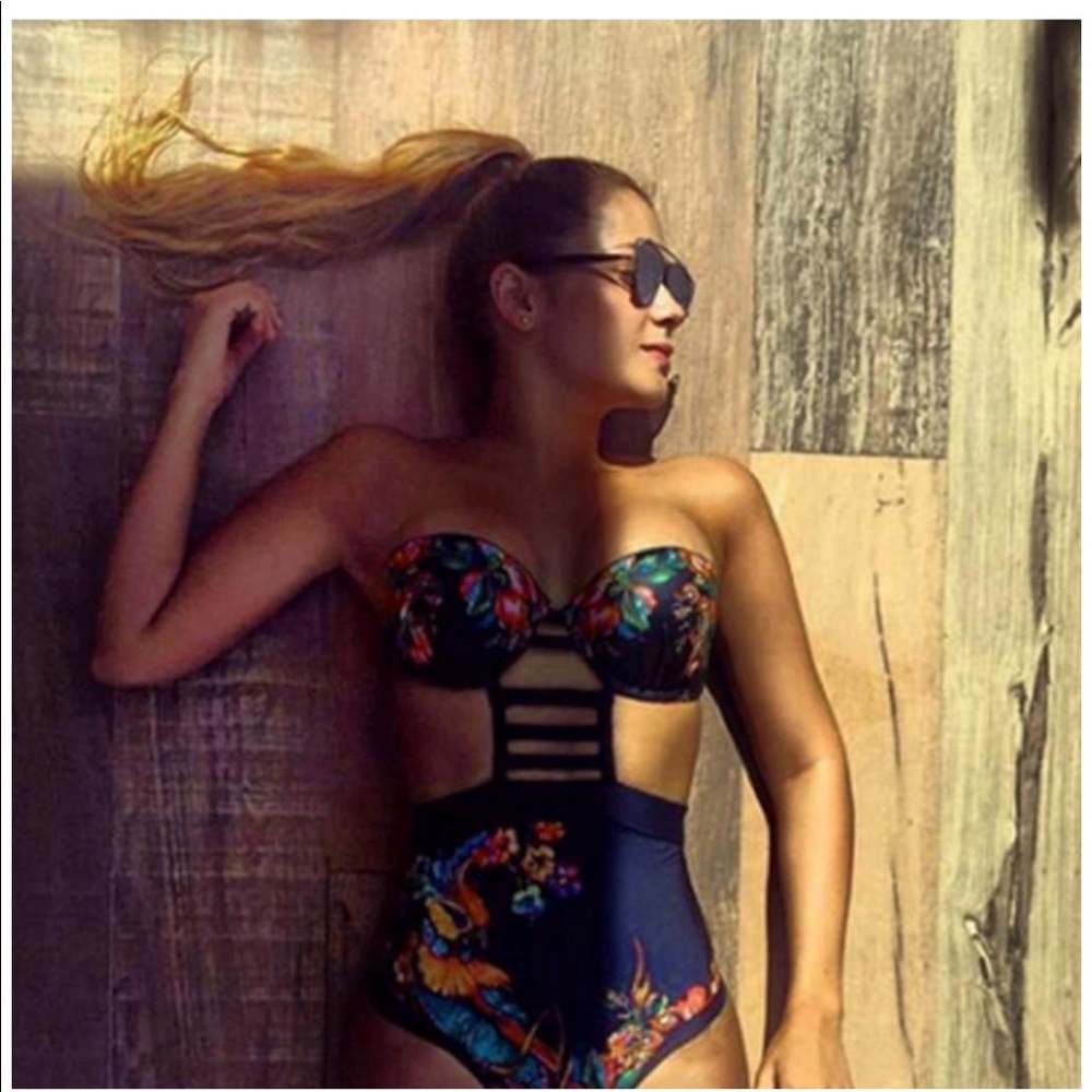 💙🍎SOLD🍎Multi color monokini swimsuit 💙